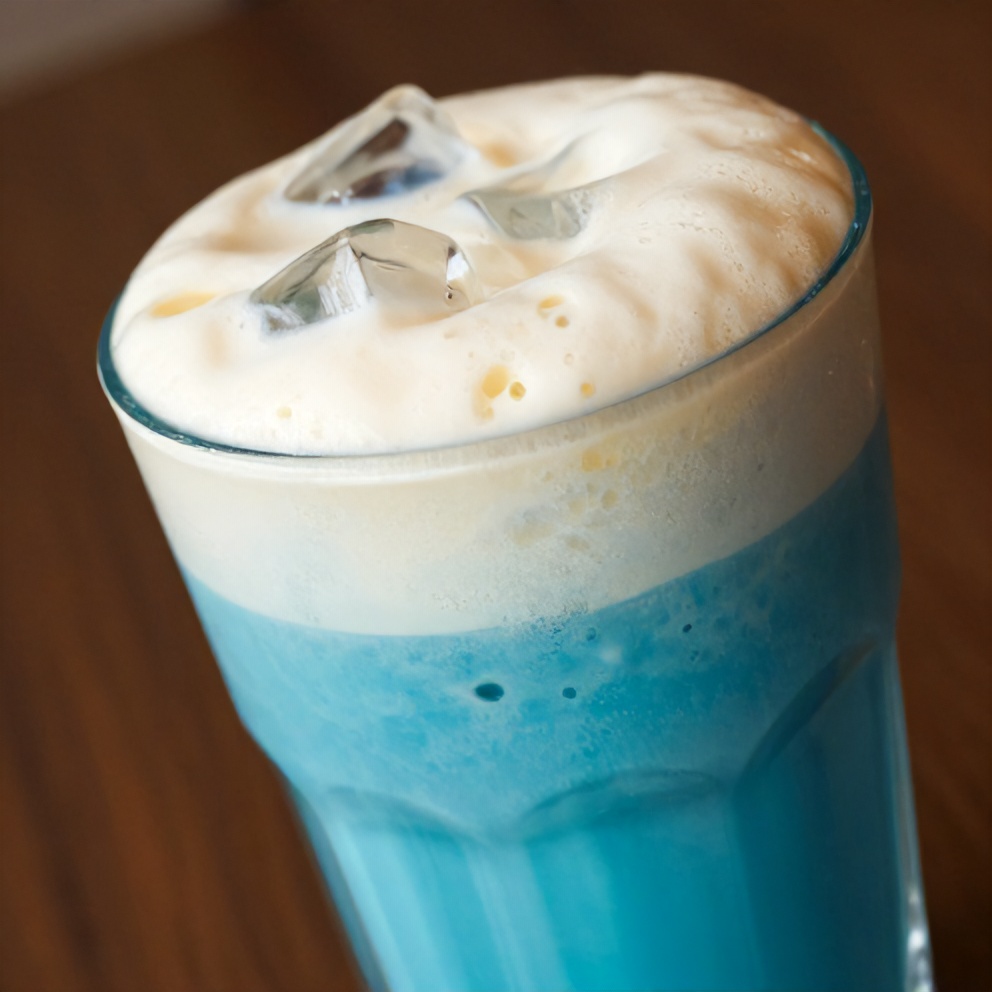 iced blue tea latte