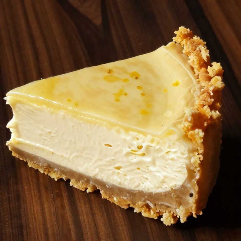 Creamy Lemon Cheesecake Layer Cake